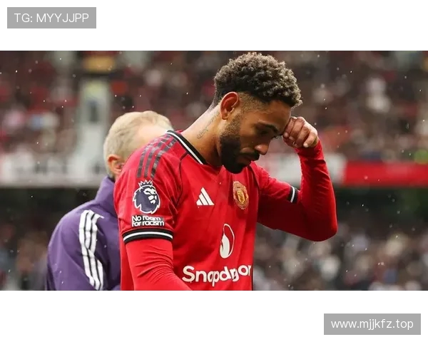 阿莫林拒绝调整战术引发曼联资深球员困惑与不满情绪